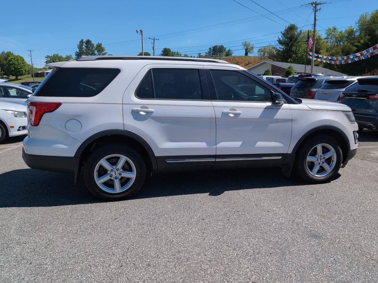 Ford Explorer XLT 4WD 2017