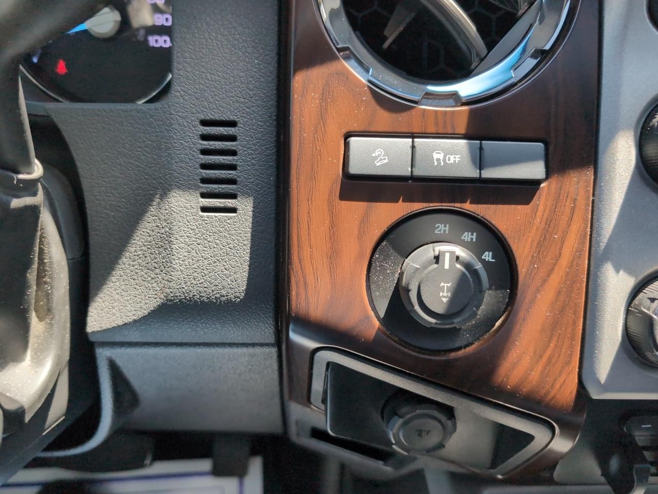 Ford F-250 SD FX4 Crew Cab 4WD 2015