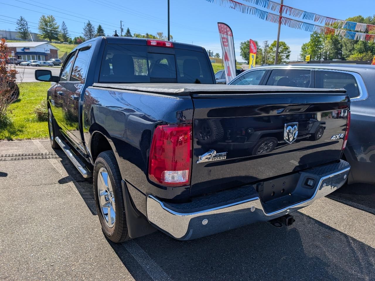 RAM 1500 SLT Crew Cab SWB 4WD 2016