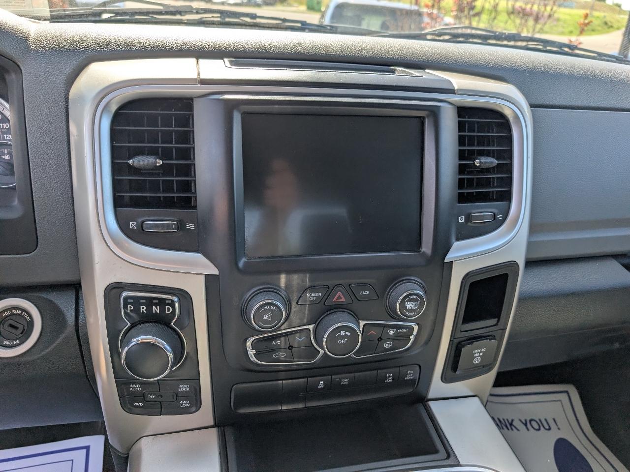 RAM 1500 SLT Crew Cab SWB 4WD 2016