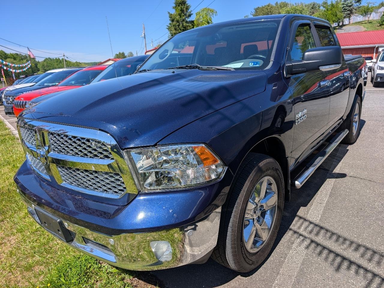 RAM 1500 SLT Crew Cab SWB 4WD 2016
