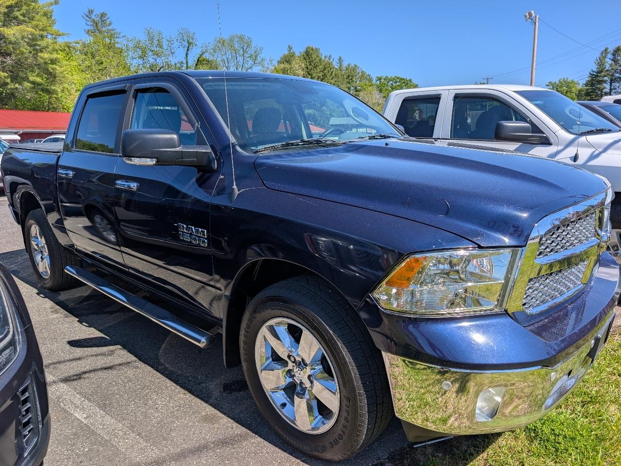 RAM 1500 SLT Crew Cab SWB 4WD 2016