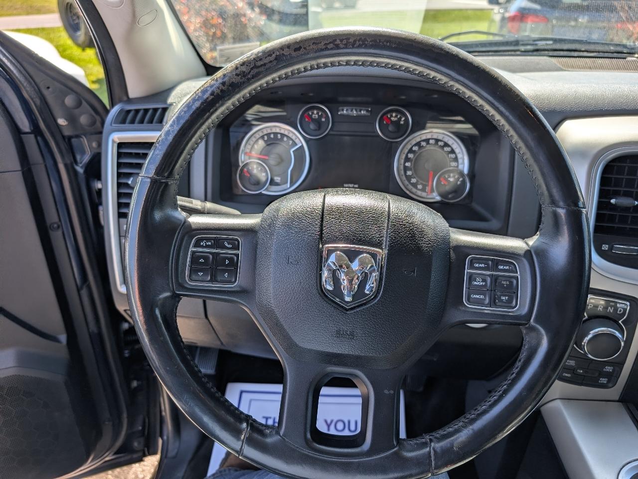RAM 1500 SLT Crew Cab SWB 4WD 2016