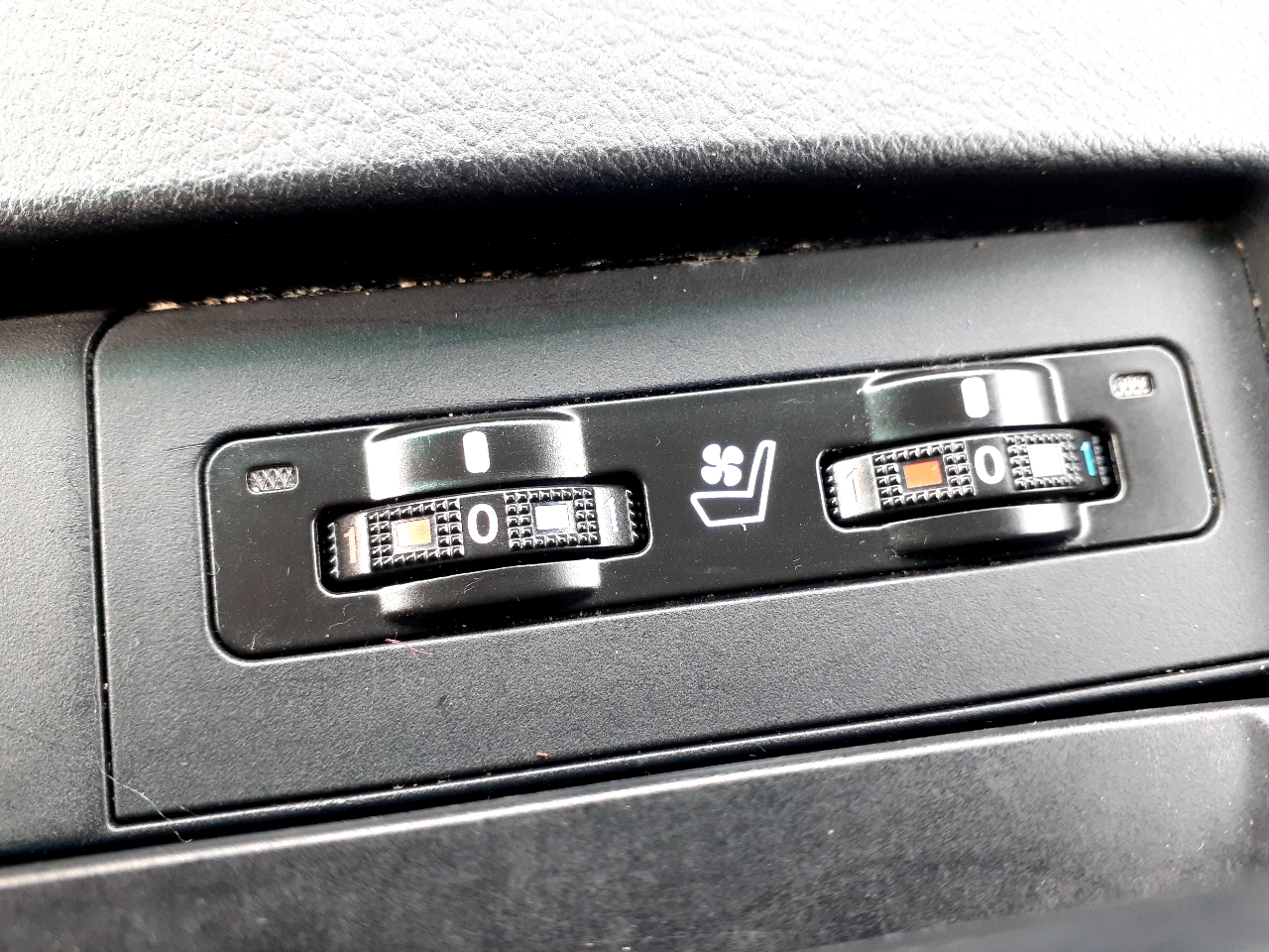 2010 Lexus RX 350 AWD photo 25