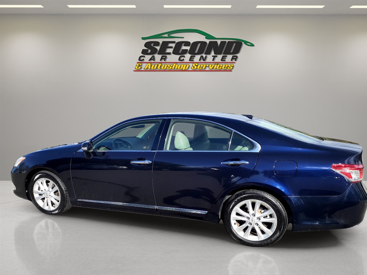 2010 Lexus ES 350 photo 2