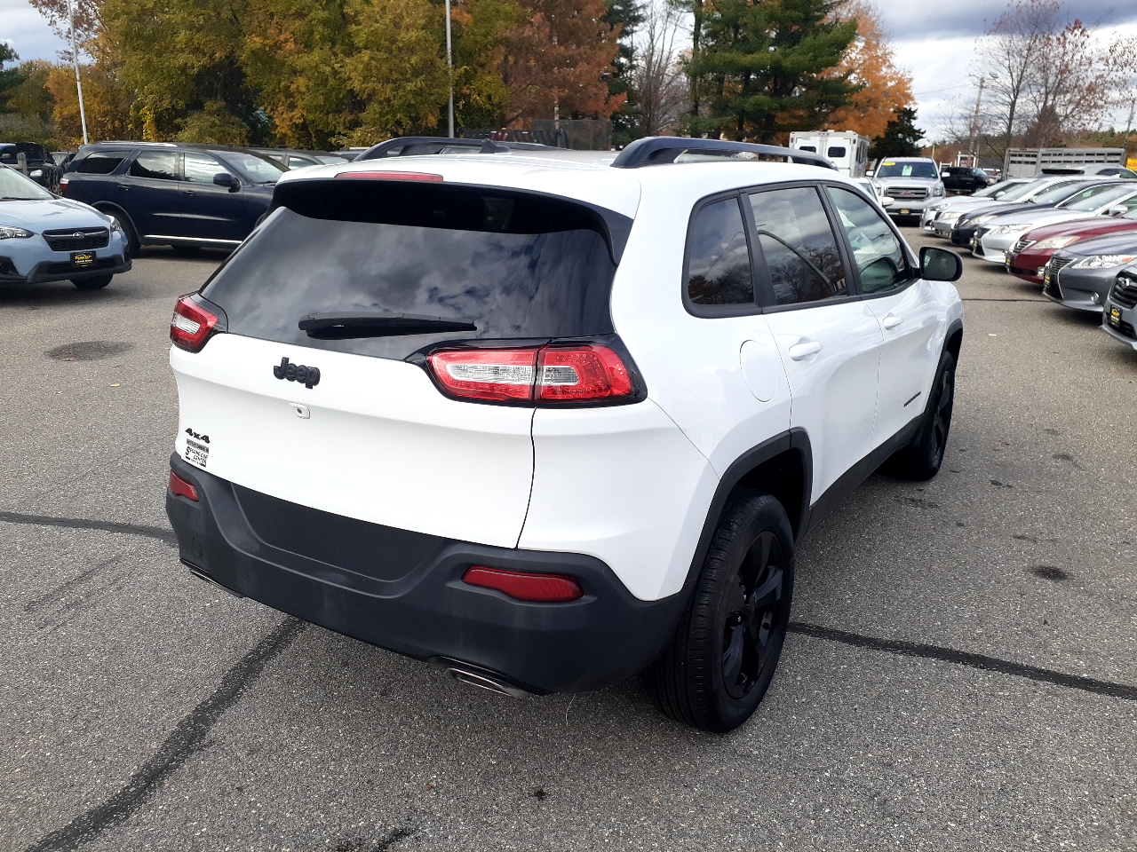 2015 Jeep Cherokee Altitude photo 2