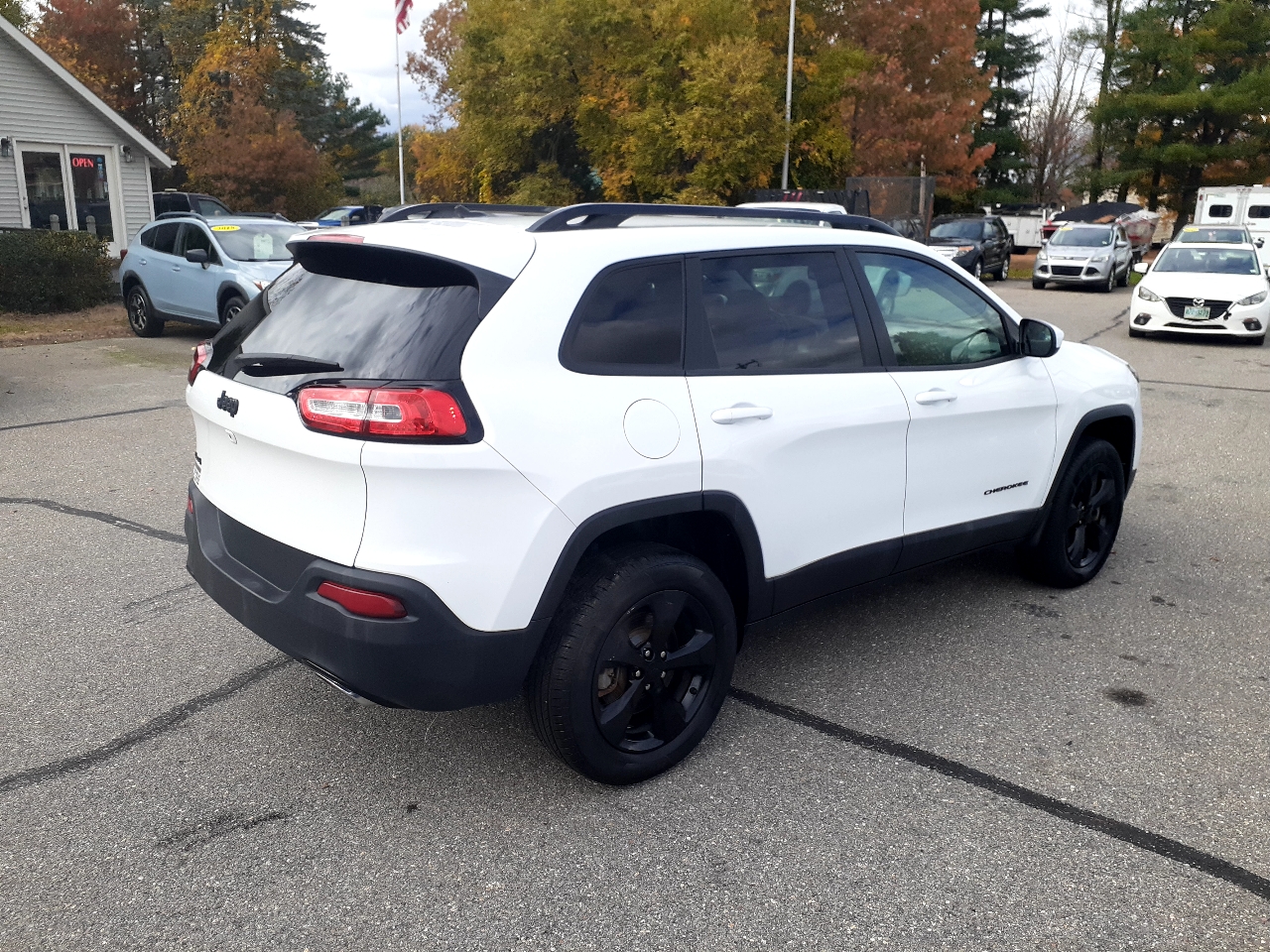 2015 Jeep Cherokee Altitude photo 3