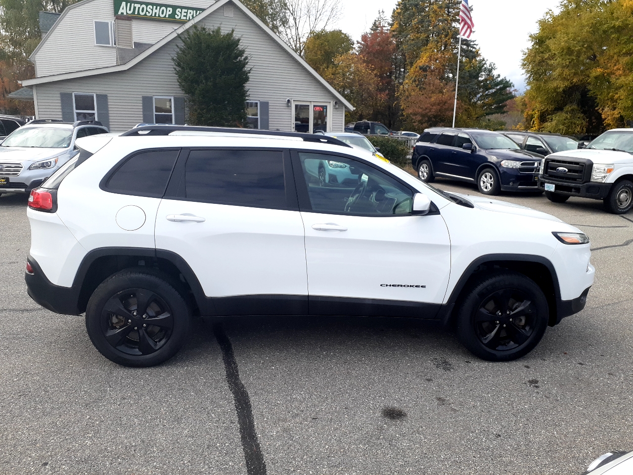 2015 Jeep Cherokee Altitude photo 4