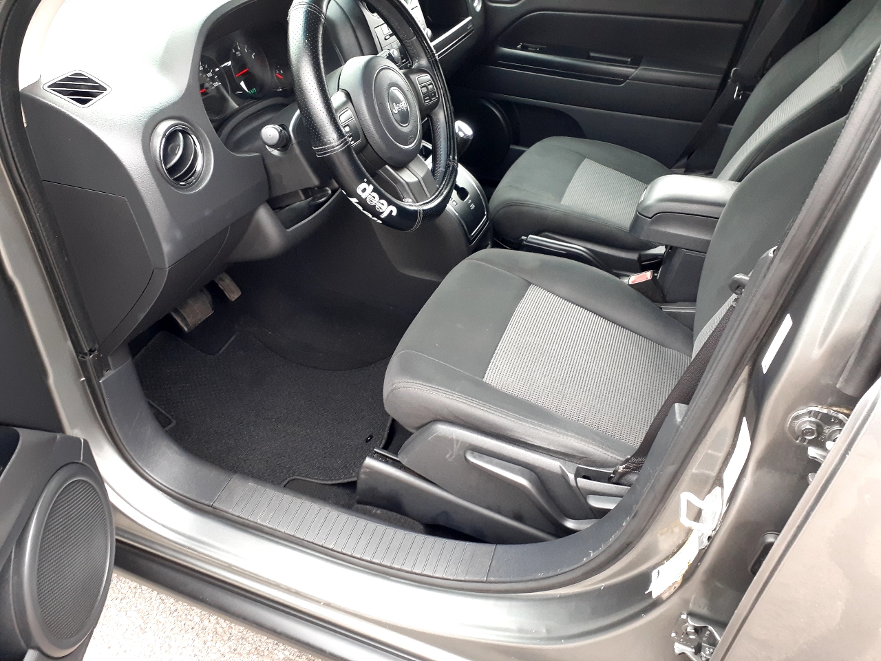 Jeep Compass 4WD 4dr Latitude 2012 Jeep Compass 4WD 4dr Latitude 2012