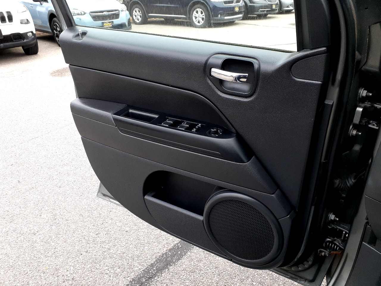 Jeep Compass 4WD 4dr Latitude 2012 Jeep Compass 4WD 4dr Latitude 2012