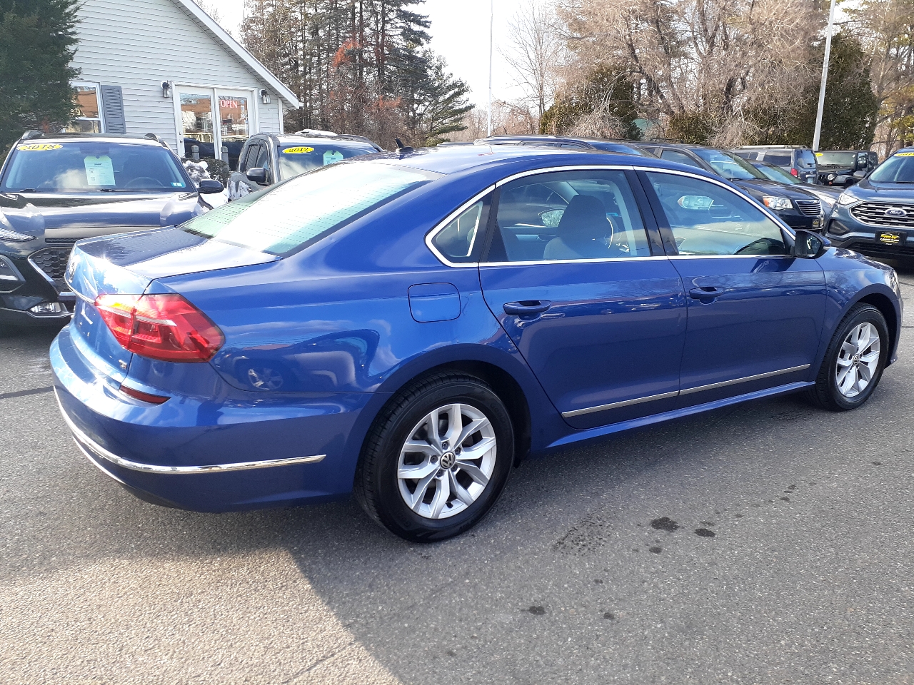 Volkswagen Passat 4dr Sdn 1.8T Auto S PZEV 2016