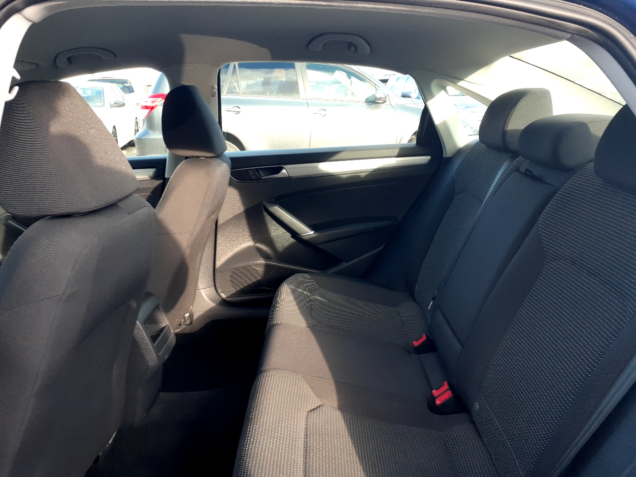 Volkswagen Passat 4dr Sdn 1.8T Auto S PZEV 2016