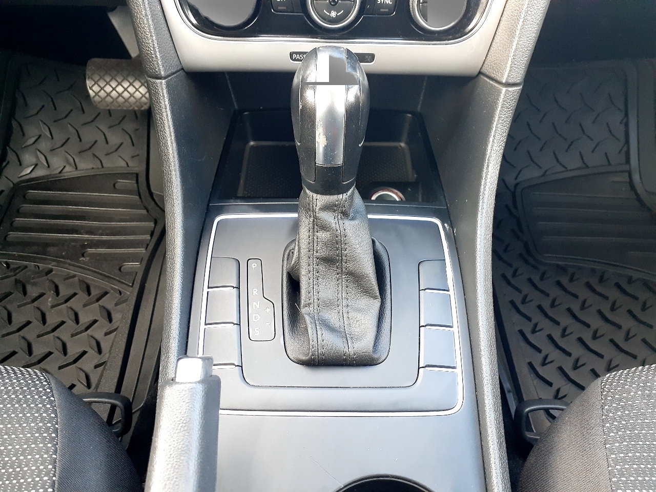 Volkswagen Passat 4dr Sdn 1.8T Auto S PZEV 2016