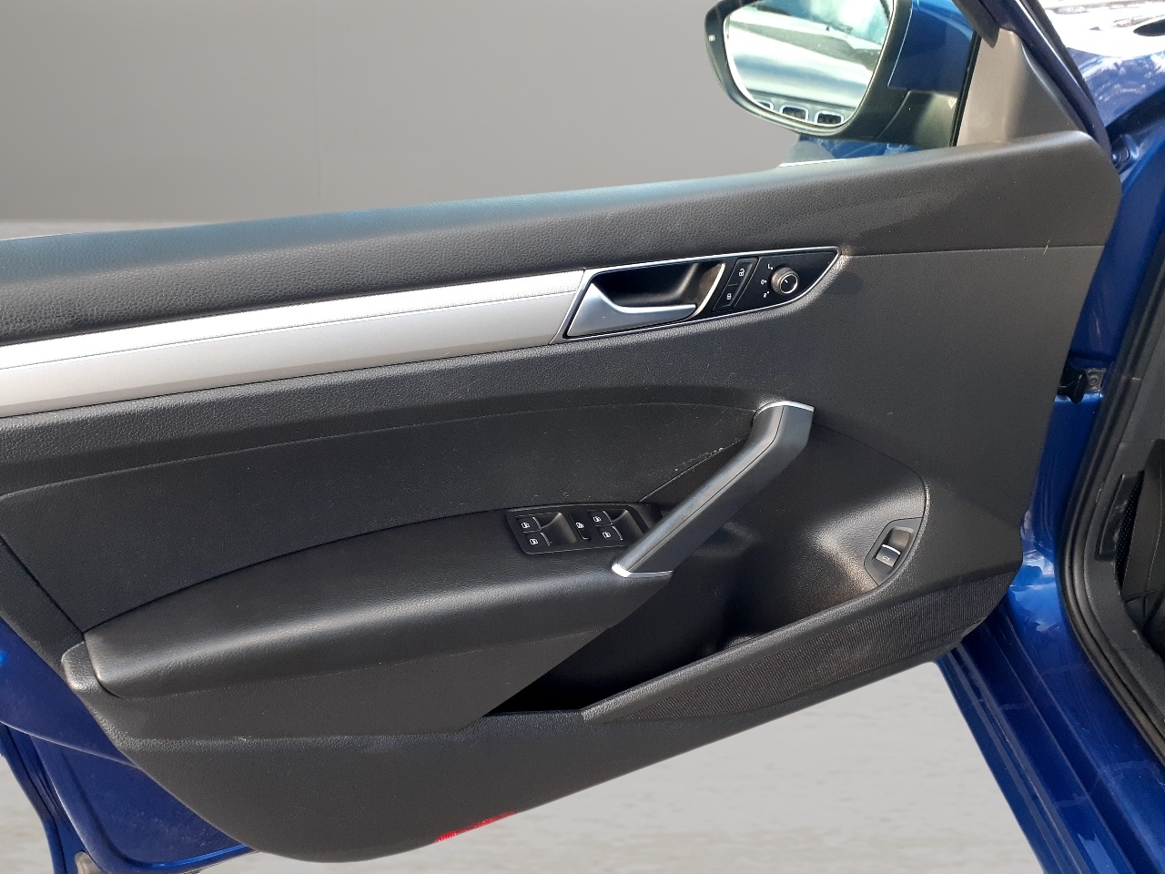 Volkswagen Passat 4dr Sdn 1.8T Auto S PZEV 2016