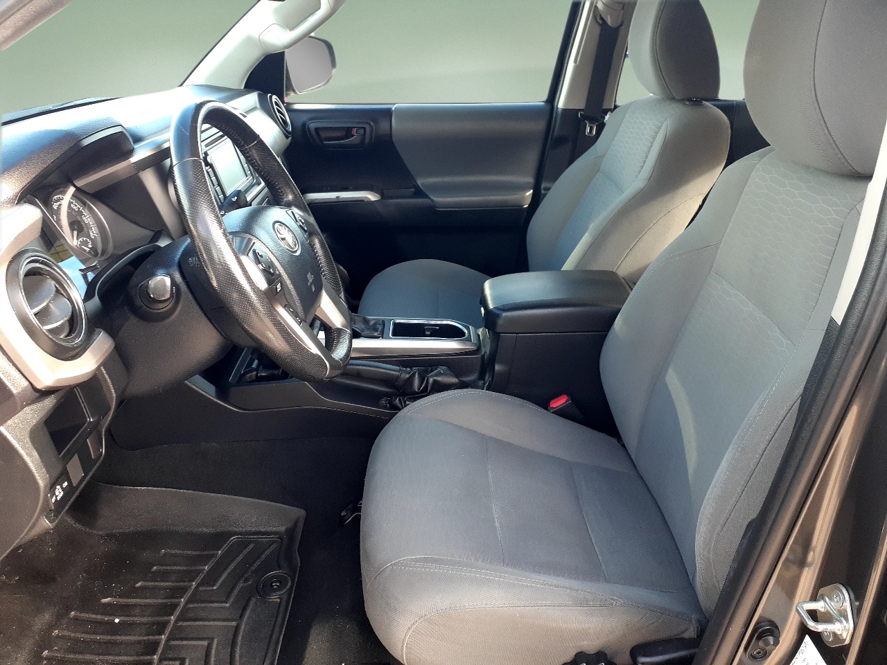 Toyota Tacoma TRD Off Road Double Cab 6' Bed V6 4x4 AT (Natl) 2017