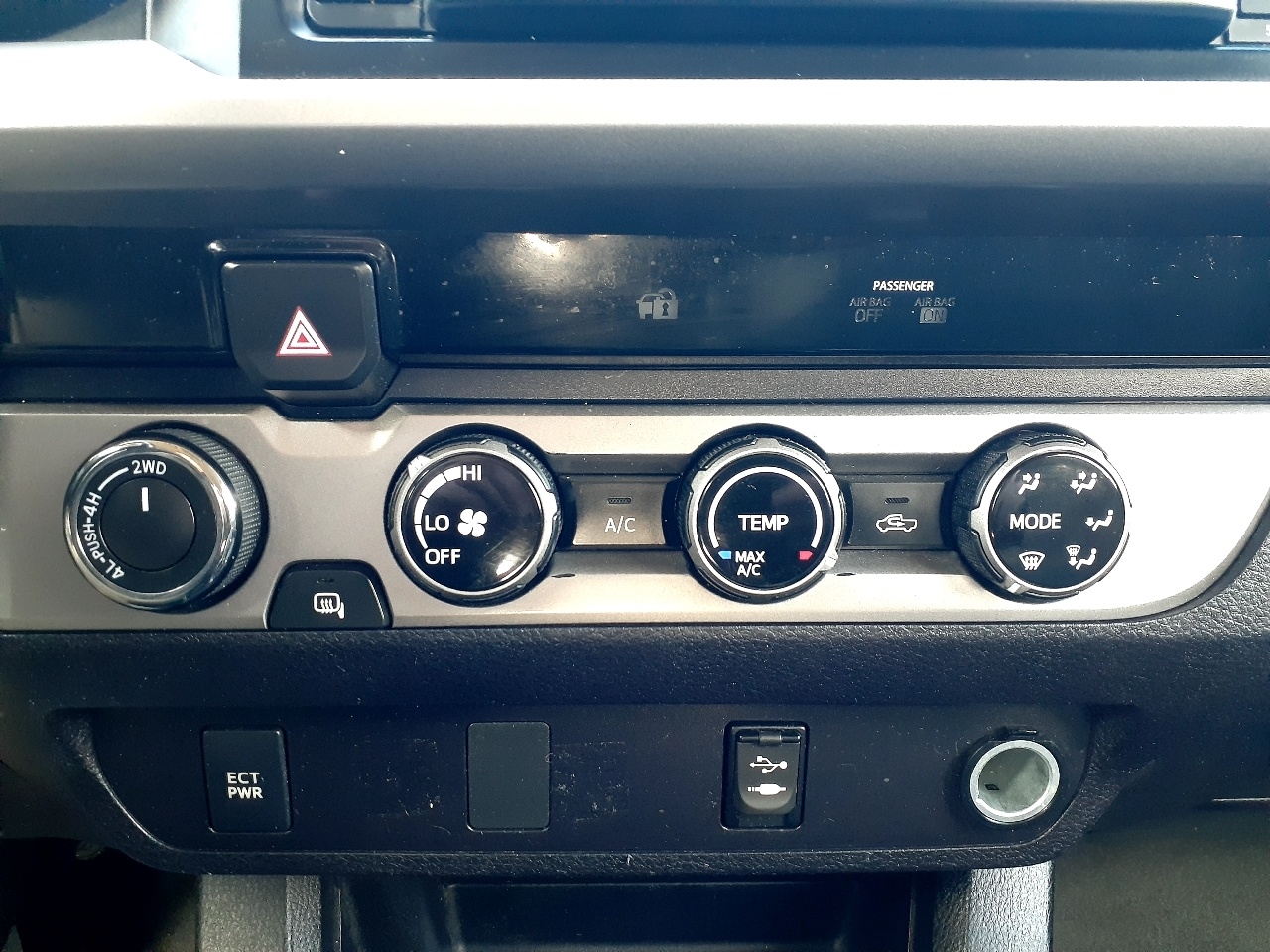 Toyota Tacoma TRD Off Road Double Cab 6' Bed V6 4x4 AT (Natl) 2017