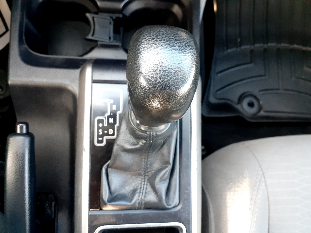 Toyota Tacoma TRD Off Road Double Cab 6' Bed V6 4x4 AT (Natl) 2017