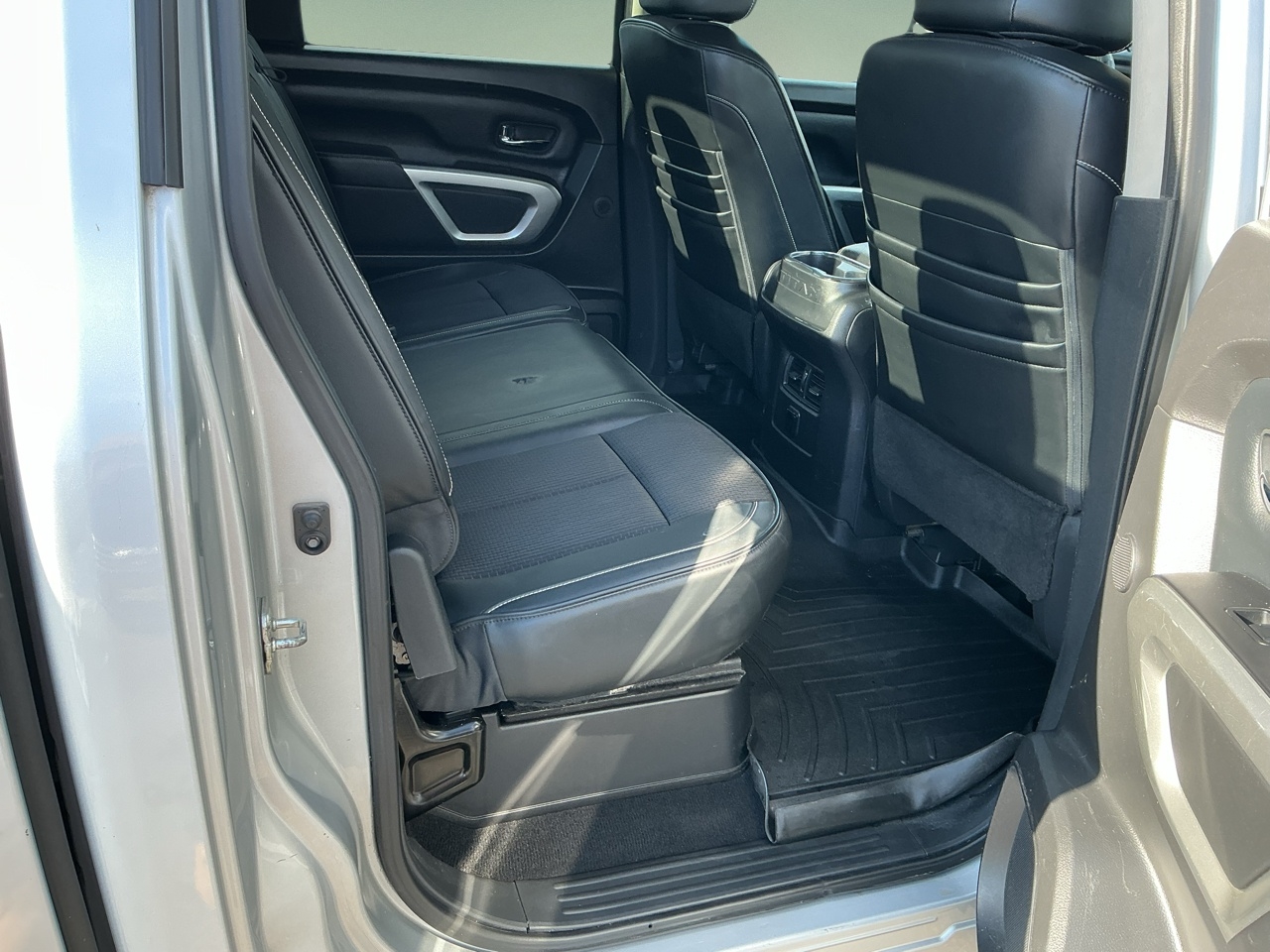 Nissan Titan 4x4 Crew Cab PRO-4X 2017