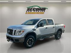 2017 Nissan Titan 