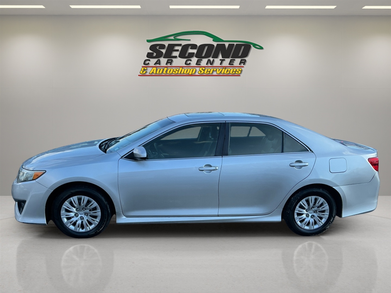 Toyota Camry 4dr Sdn I4 Auto XLE (Natl) 2013