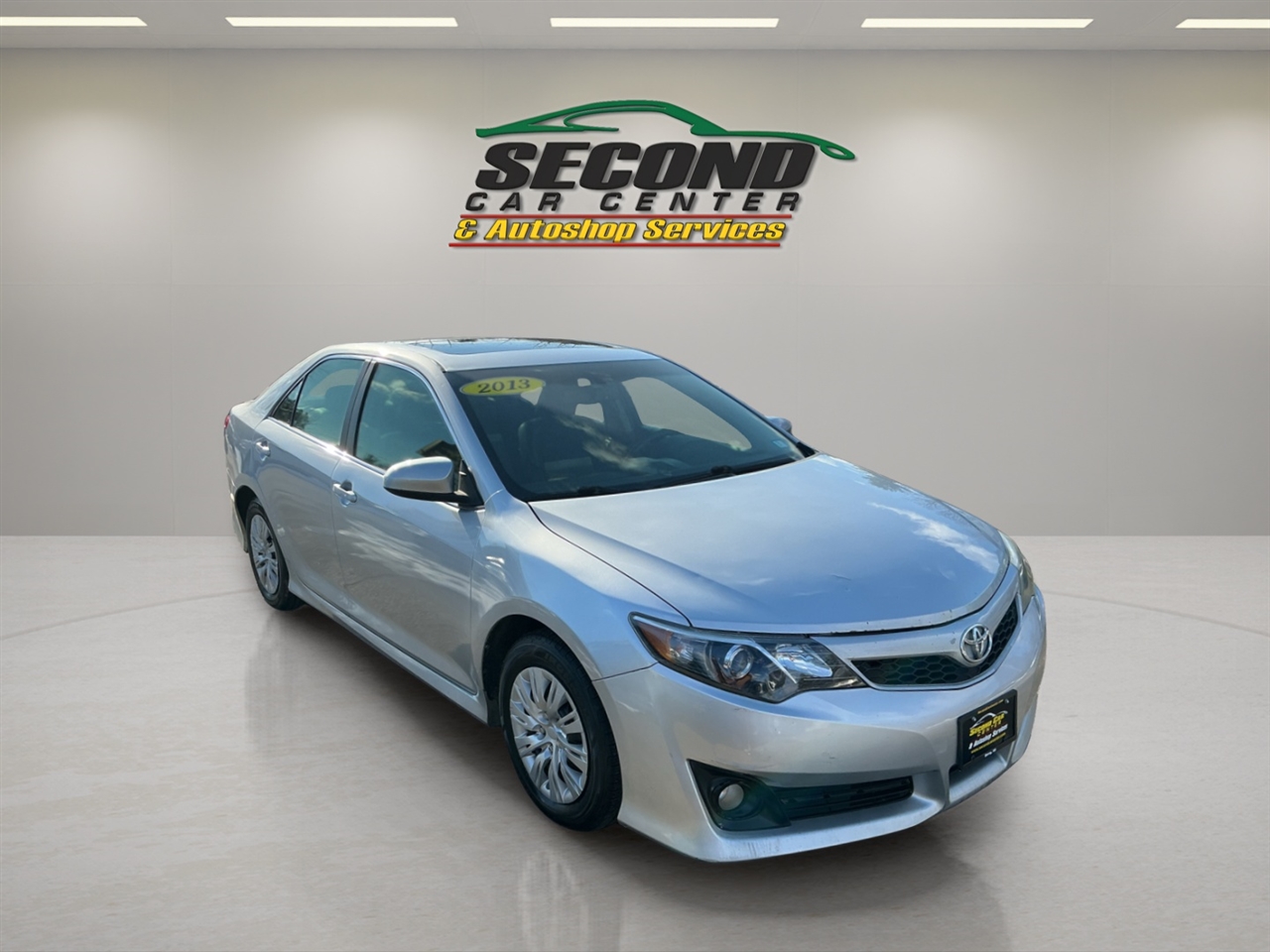 Toyota Camry 4dr Sdn I4 Auto XLE (Natl) 2013