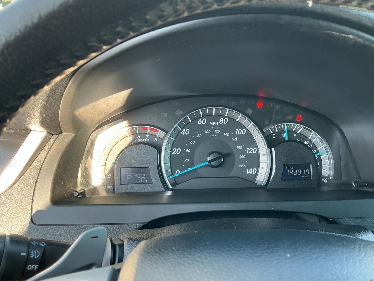 Toyota Camry 4dr Sdn I4 Auto XLE (Natl) 2013