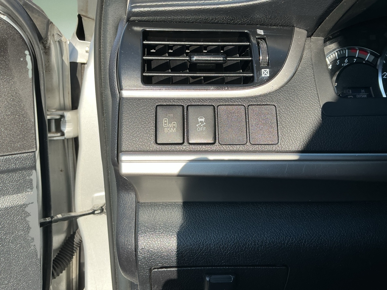 Toyota Camry 4dr Sdn I4 Auto XLE (Natl) 2013