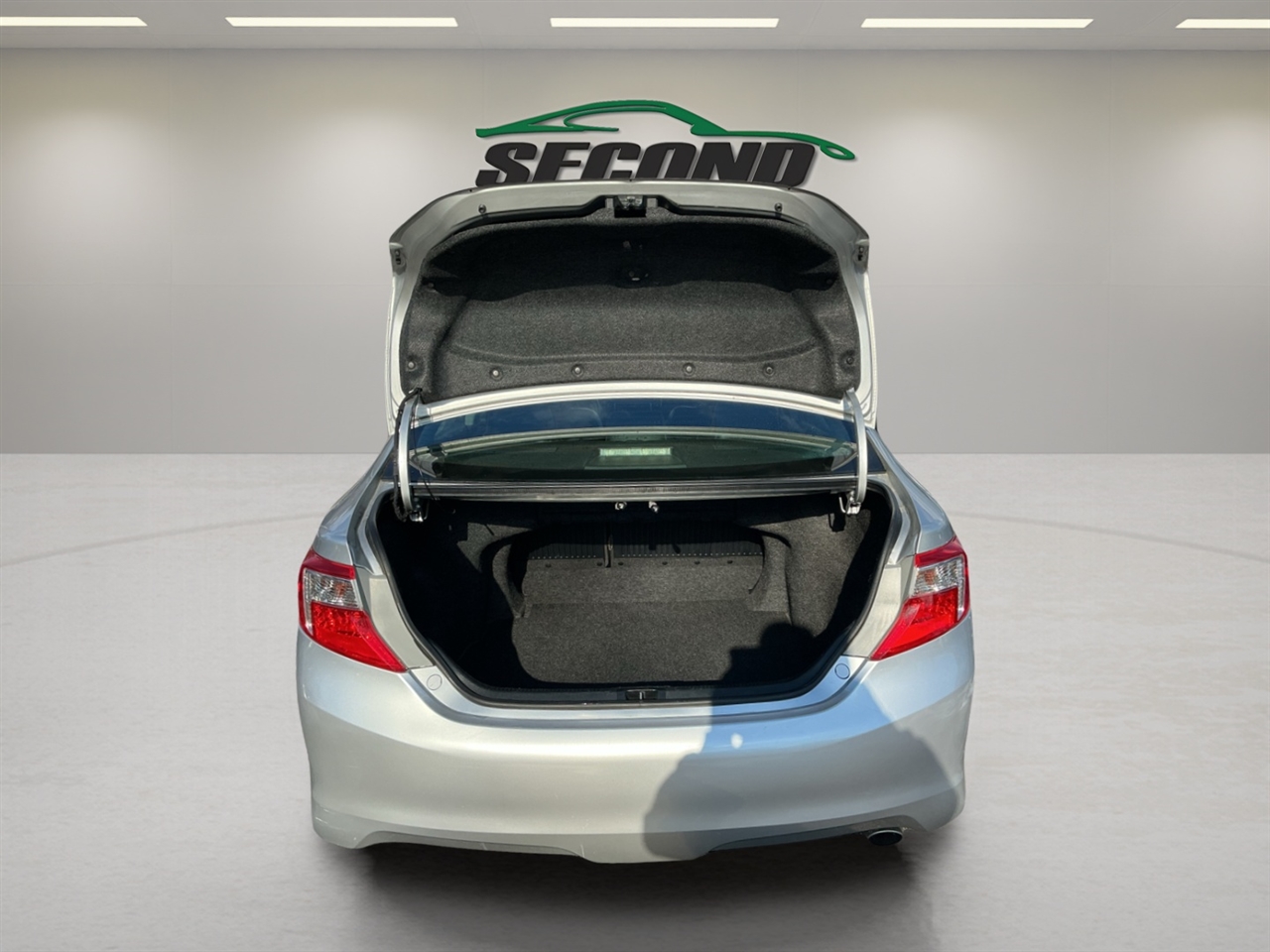 Toyota Camry 4dr Sdn I4 Auto XLE (Natl) 2013