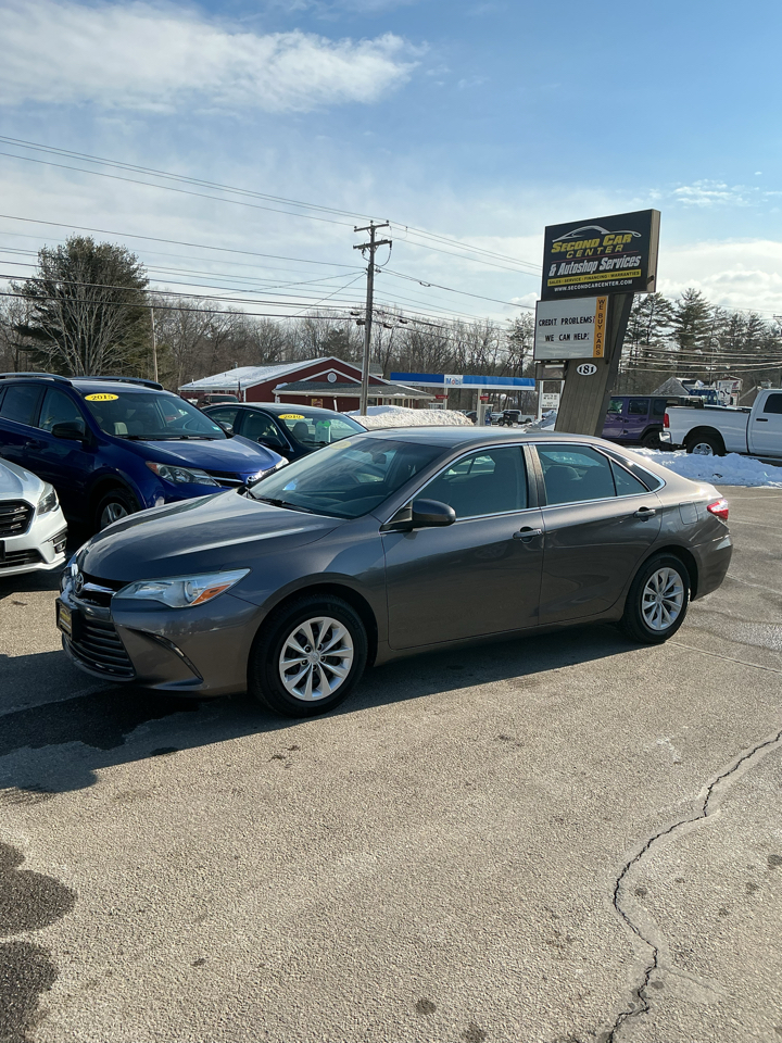 Toyota Camry 4dr Sdn LE Auto 2016