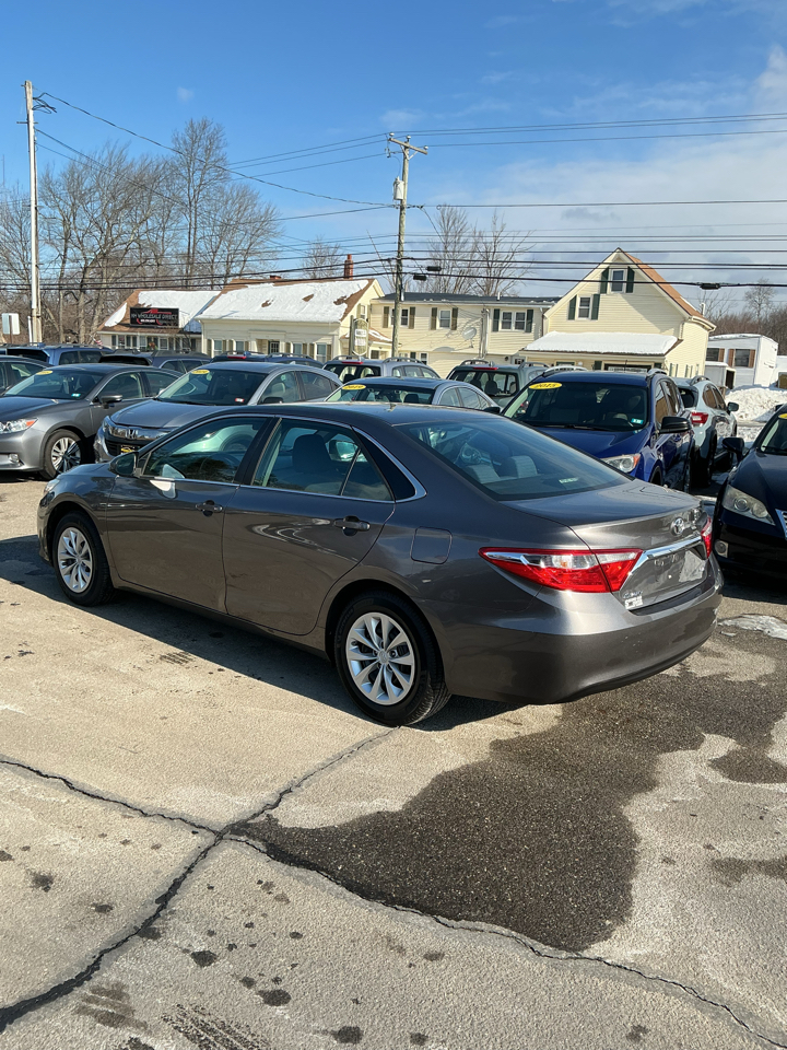 Toyota Camry 4dr Sdn LE Auto 2016