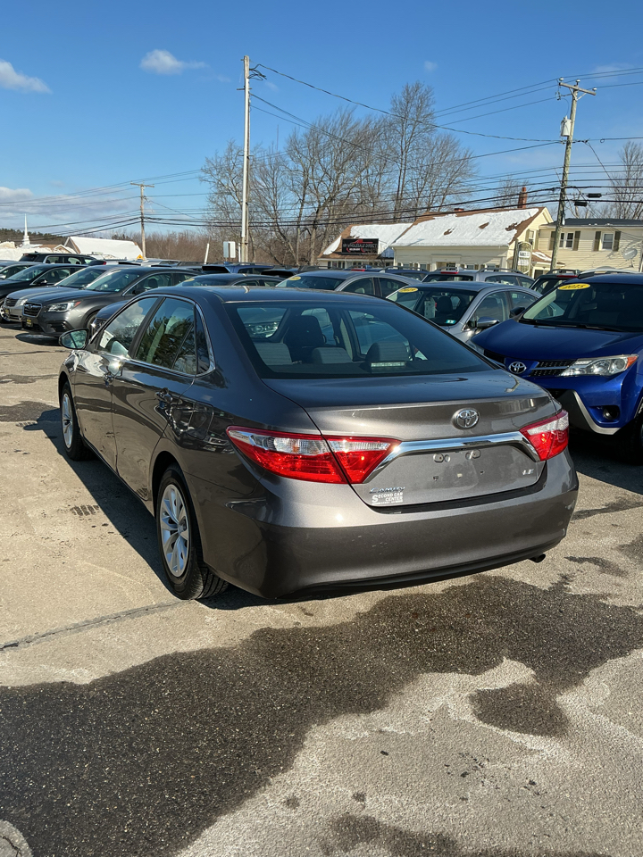 Toyota Camry 4dr Sdn LE Auto 2016