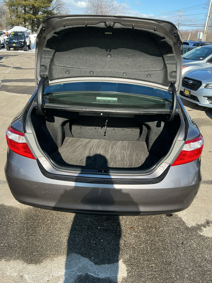 Toyota Camry 4dr Sdn LE Auto 2016