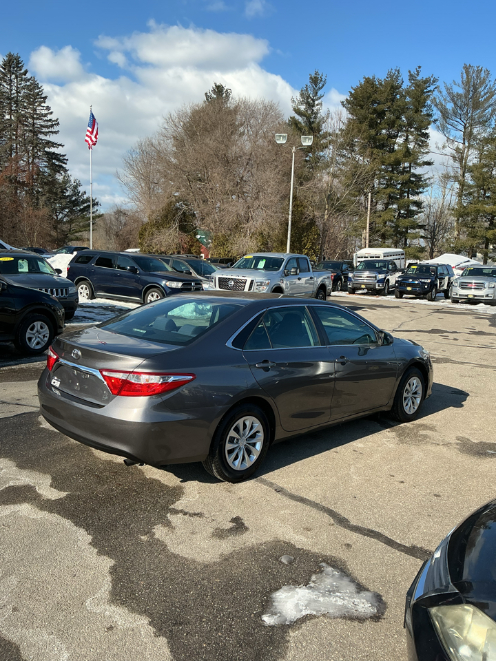 Toyota Camry 4dr Sdn LE Auto 2016