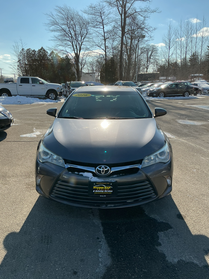 Toyota Camry 4dr Sdn LE Auto 2016