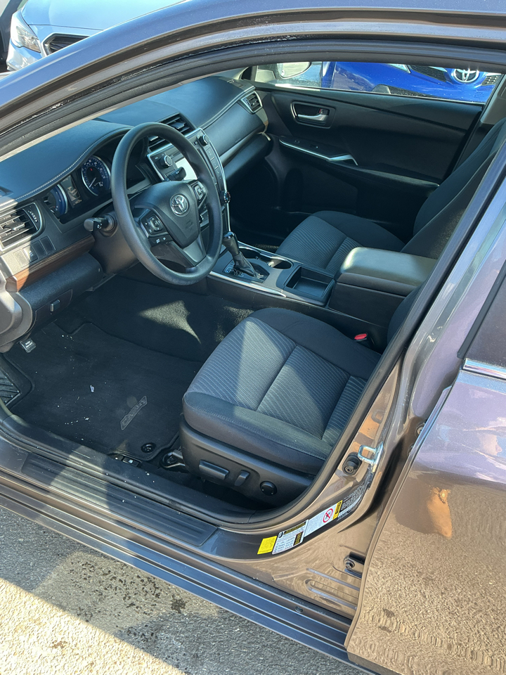 Toyota Camry 4dr Sdn LE Auto 2016