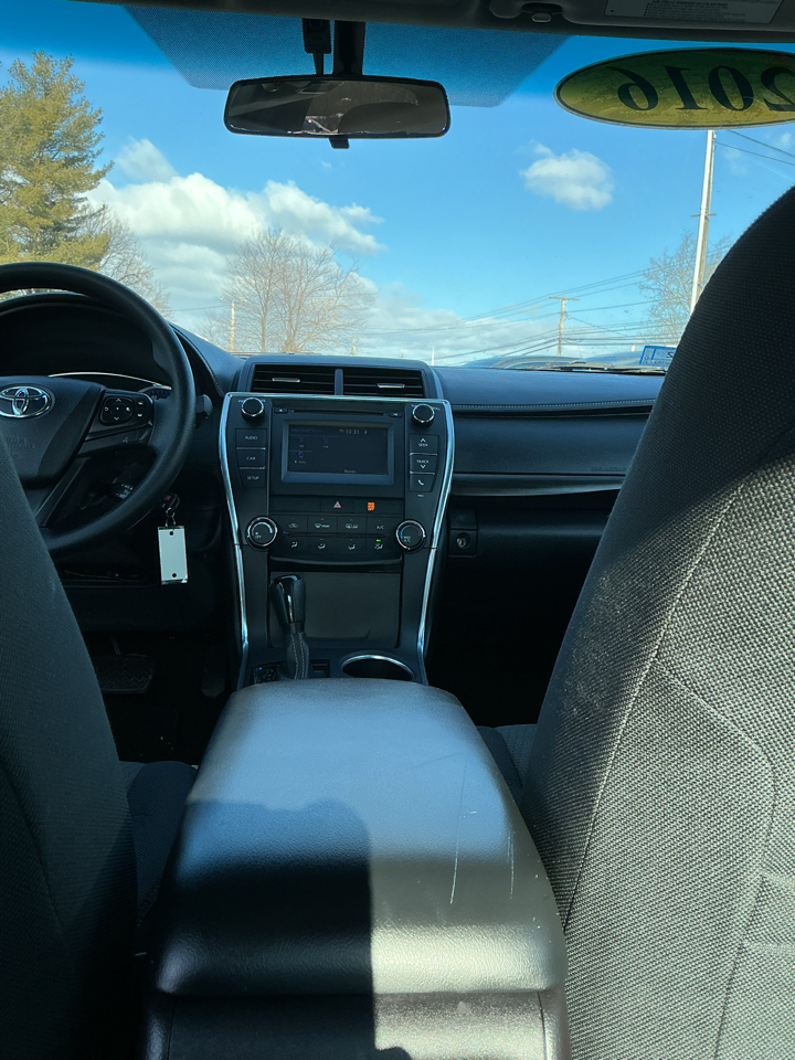 Toyota Camry 4dr Sdn LE Auto 2016