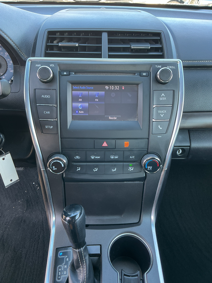 Toyota Camry 4dr Sdn LE Auto 2016