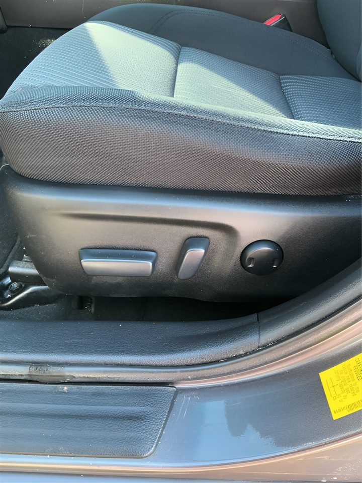 Toyota Camry 4dr Sdn LE Auto 2016