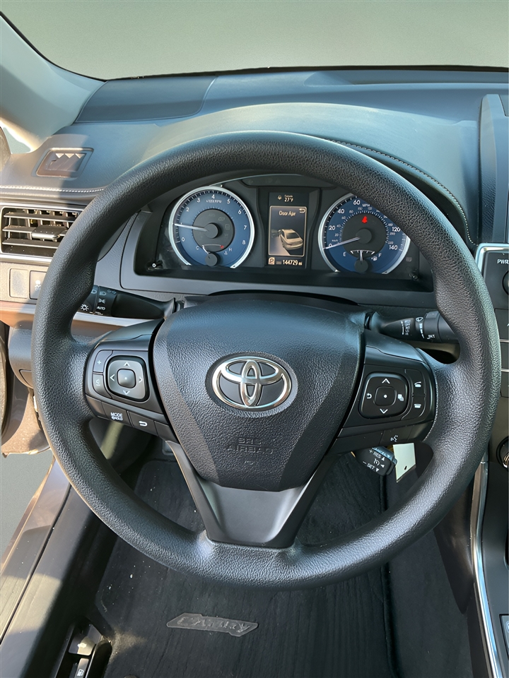 Toyota Camry 4dr Sdn LE Auto 2016
