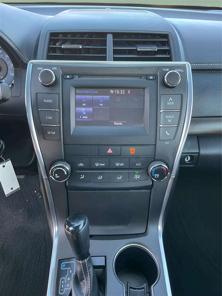 Toyota Camry 4dr Sdn LE Auto 2016