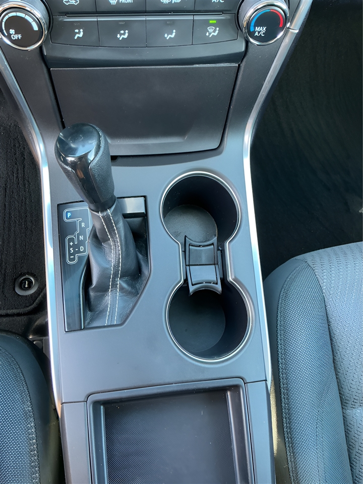 Toyota Camry 4dr Sdn LE Auto 2016