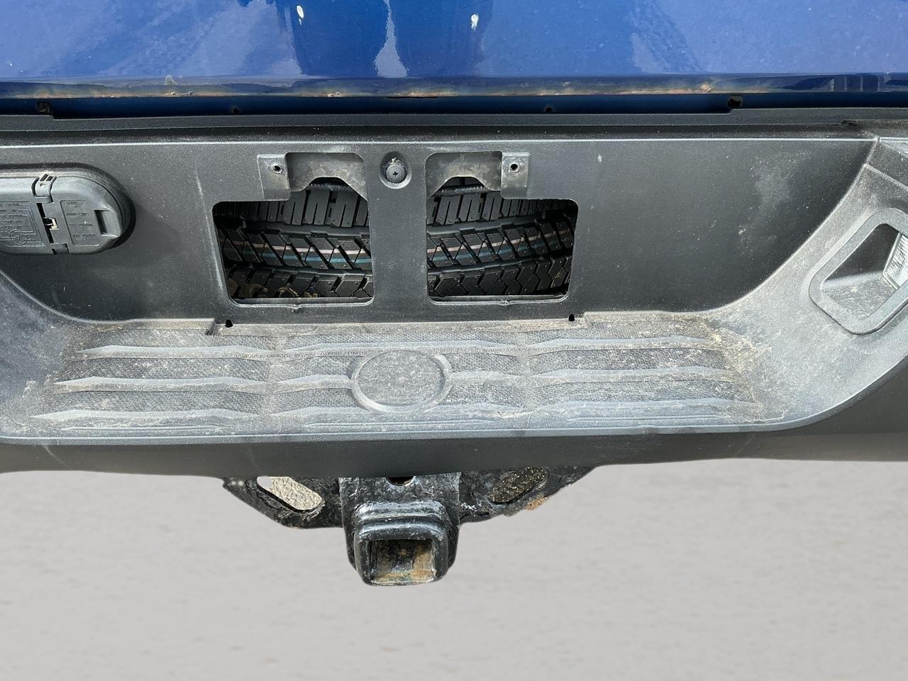 Toyota Tundra 4WD Truck Double Cab 4.6L V8 6-Spd AT SR5 (Natl) 2014