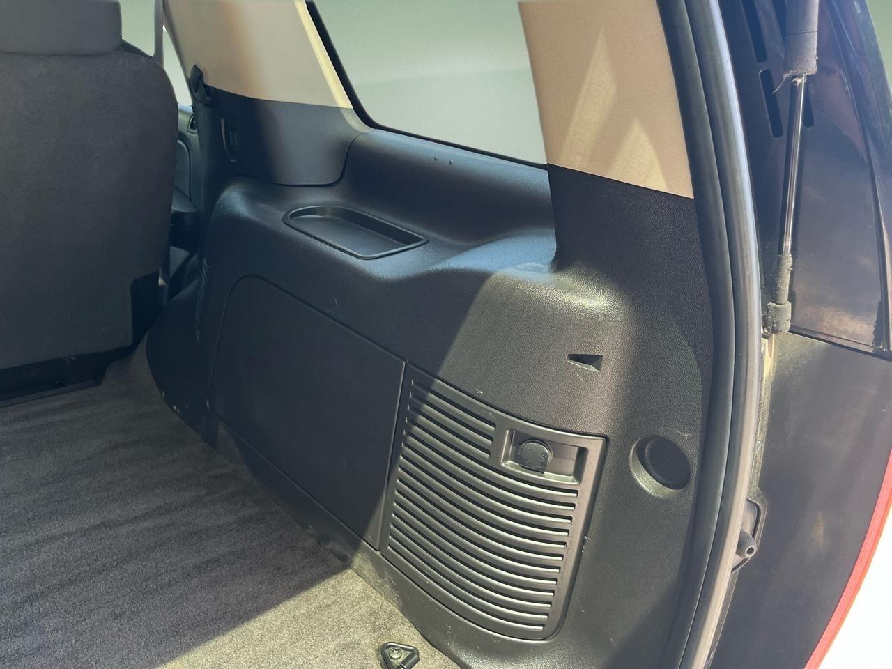 Chevrolet Tahoe 4WD 4dr LS 2014