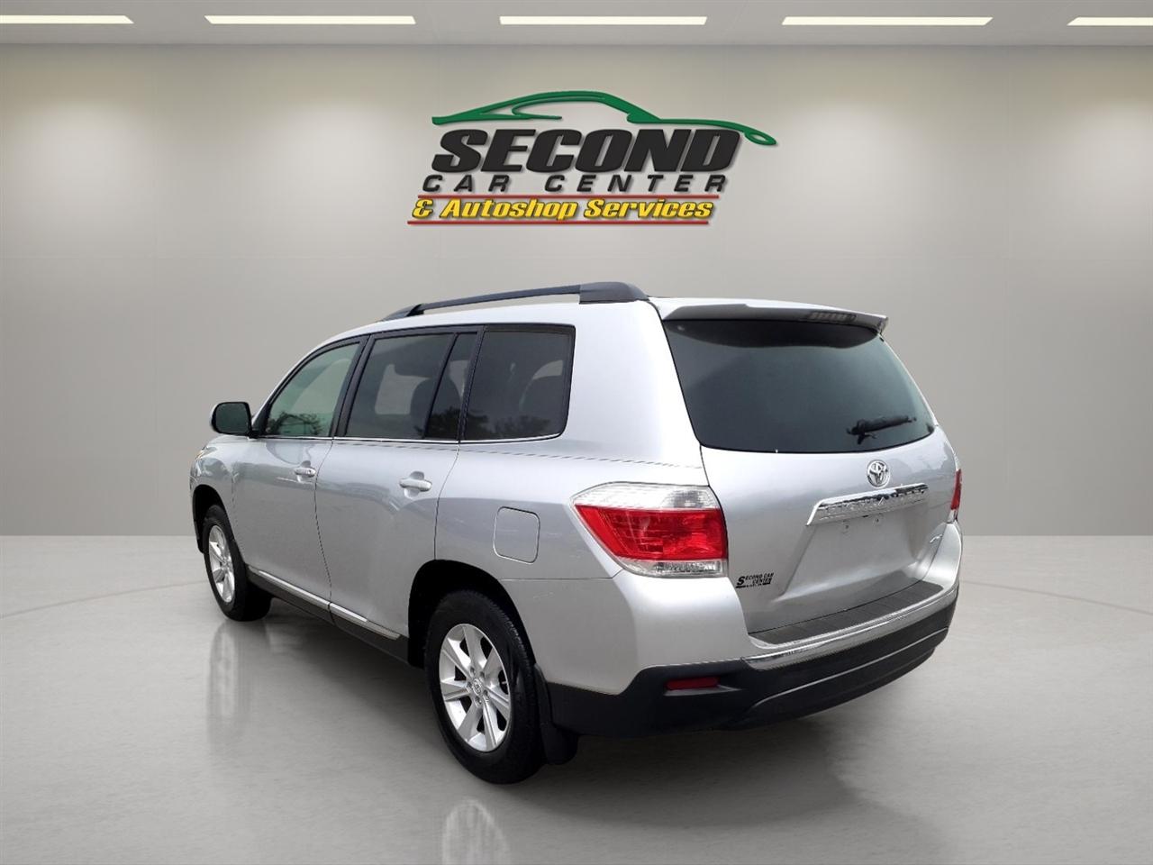 Toyota Highlander 4WD 4dr V6 Base (Natl) 2011