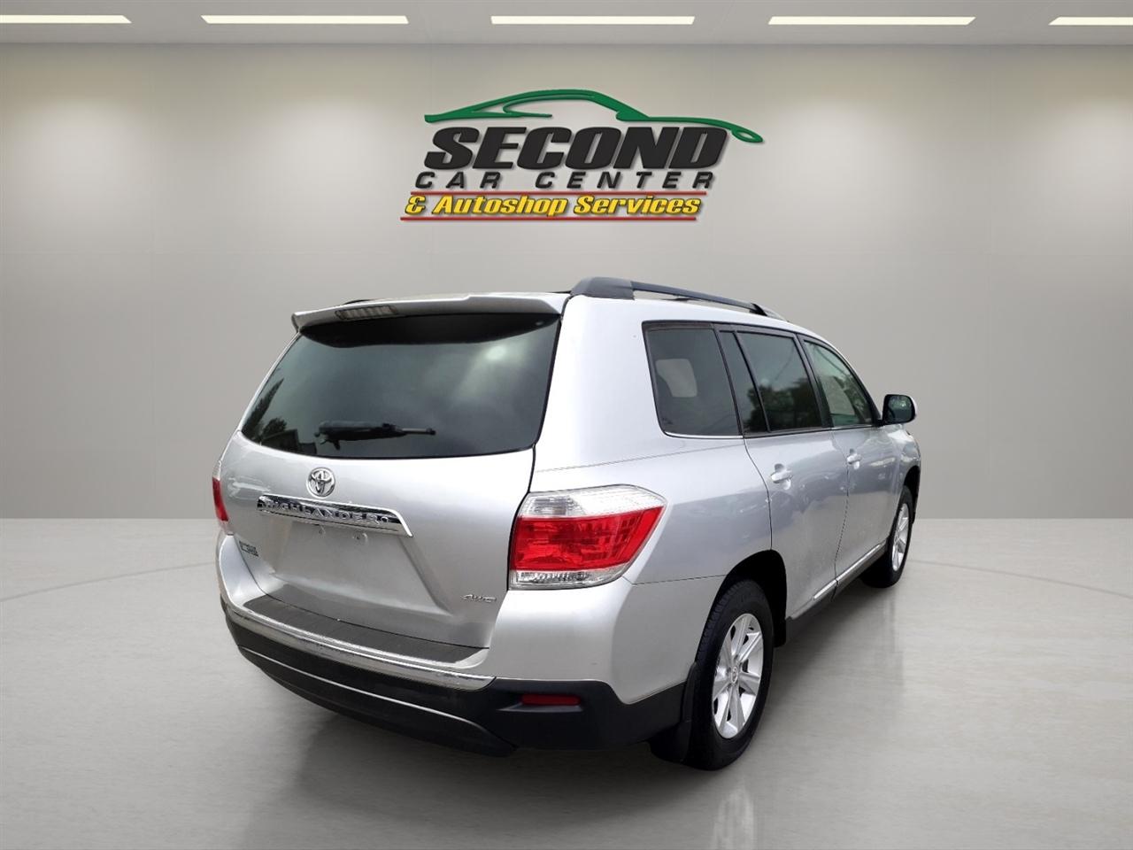 Toyota Highlander 4WD 4dr V6 Base (Natl) 2011