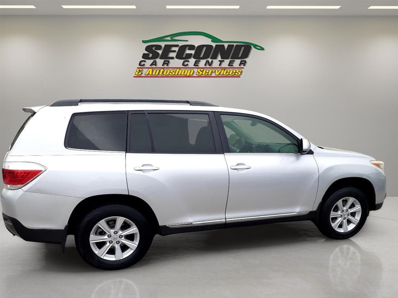 Toyota Highlander 4WD 4dr V6 Base (Natl) 2011