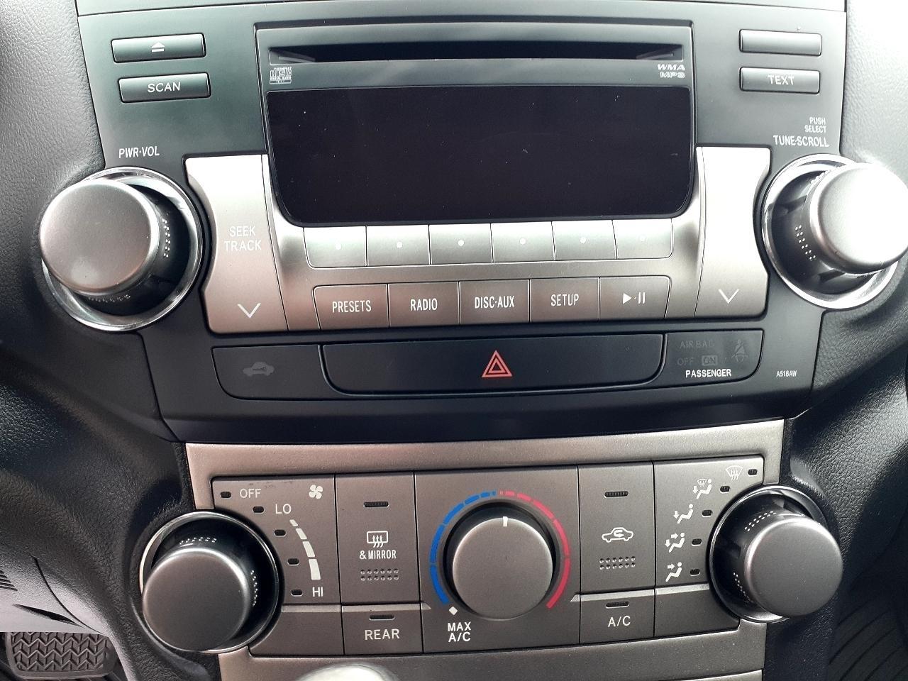 Toyota Highlander 4WD 4dr V6 Base (Natl) 2011