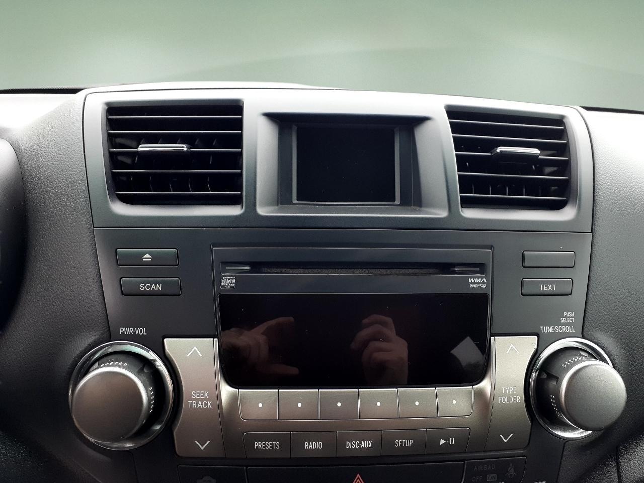Toyota Highlander 4WD 4dr V6 Base (Natl) 2011