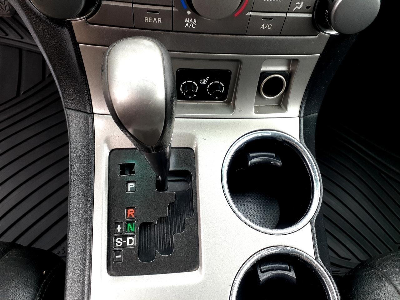 Toyota Highlander 4WD 4dr V6 Base (Natl) 2011