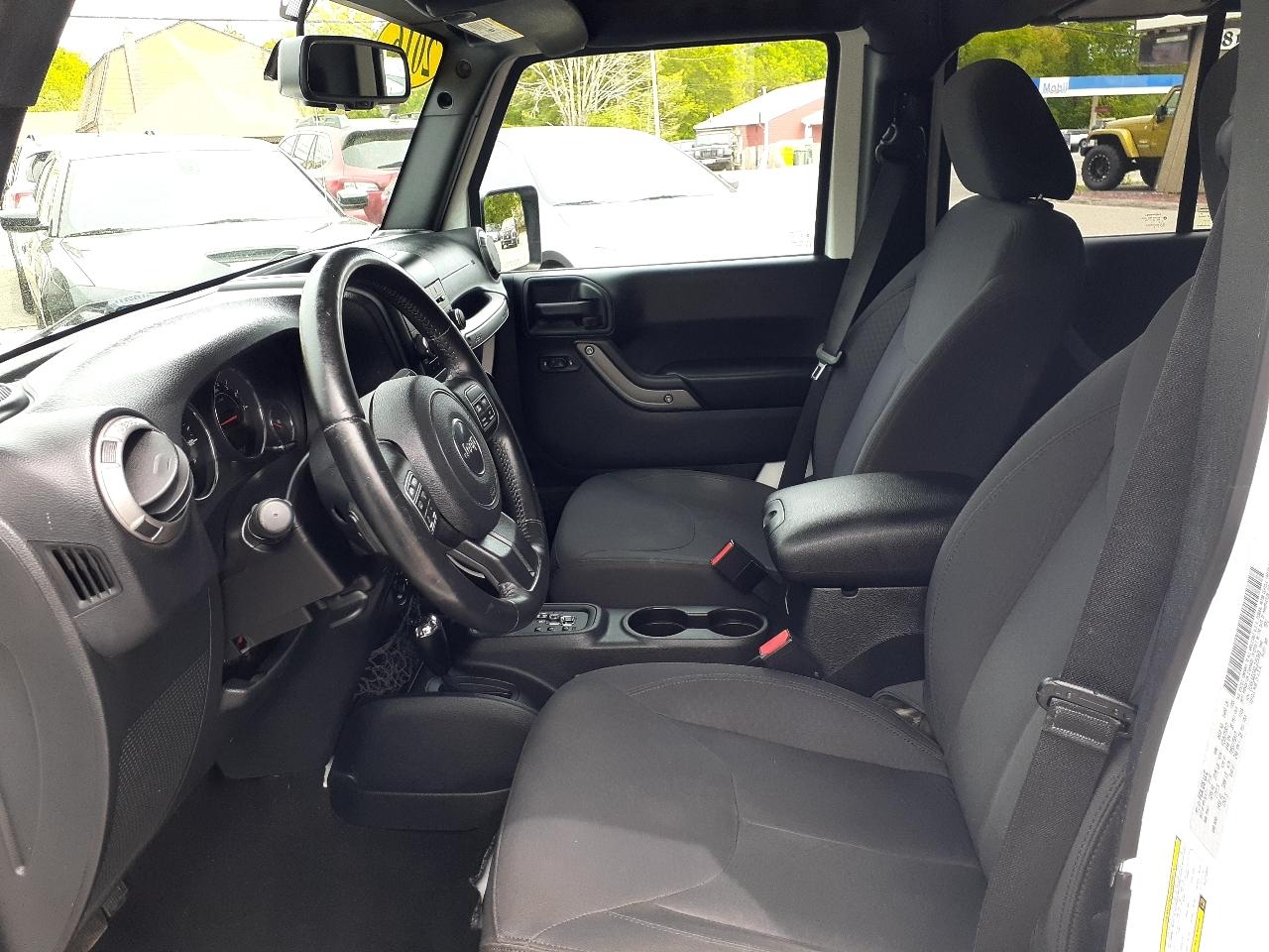 Jeep Wrangler Unlimited 4WD 4dr Sport 2016